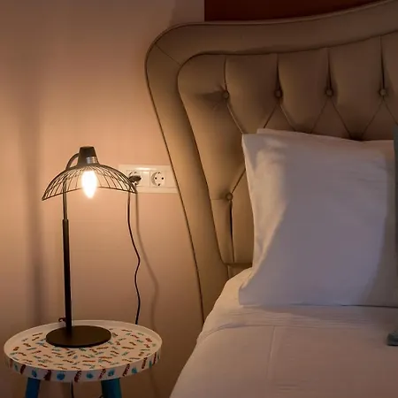 Hotel Grace & *